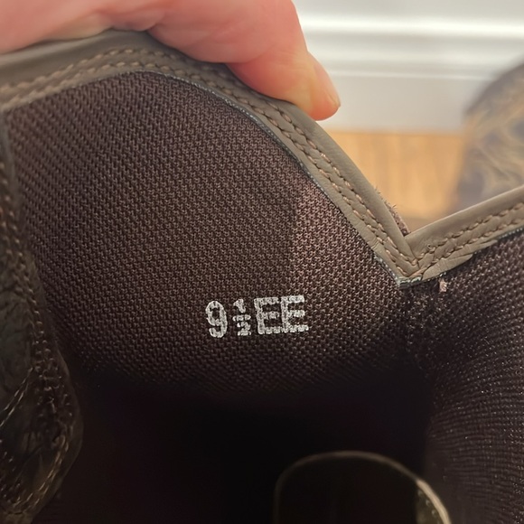 Ariat Work Boots - Men’s 9.5 EE - Leather Waterproof Square Toe - Picture 8 of 9